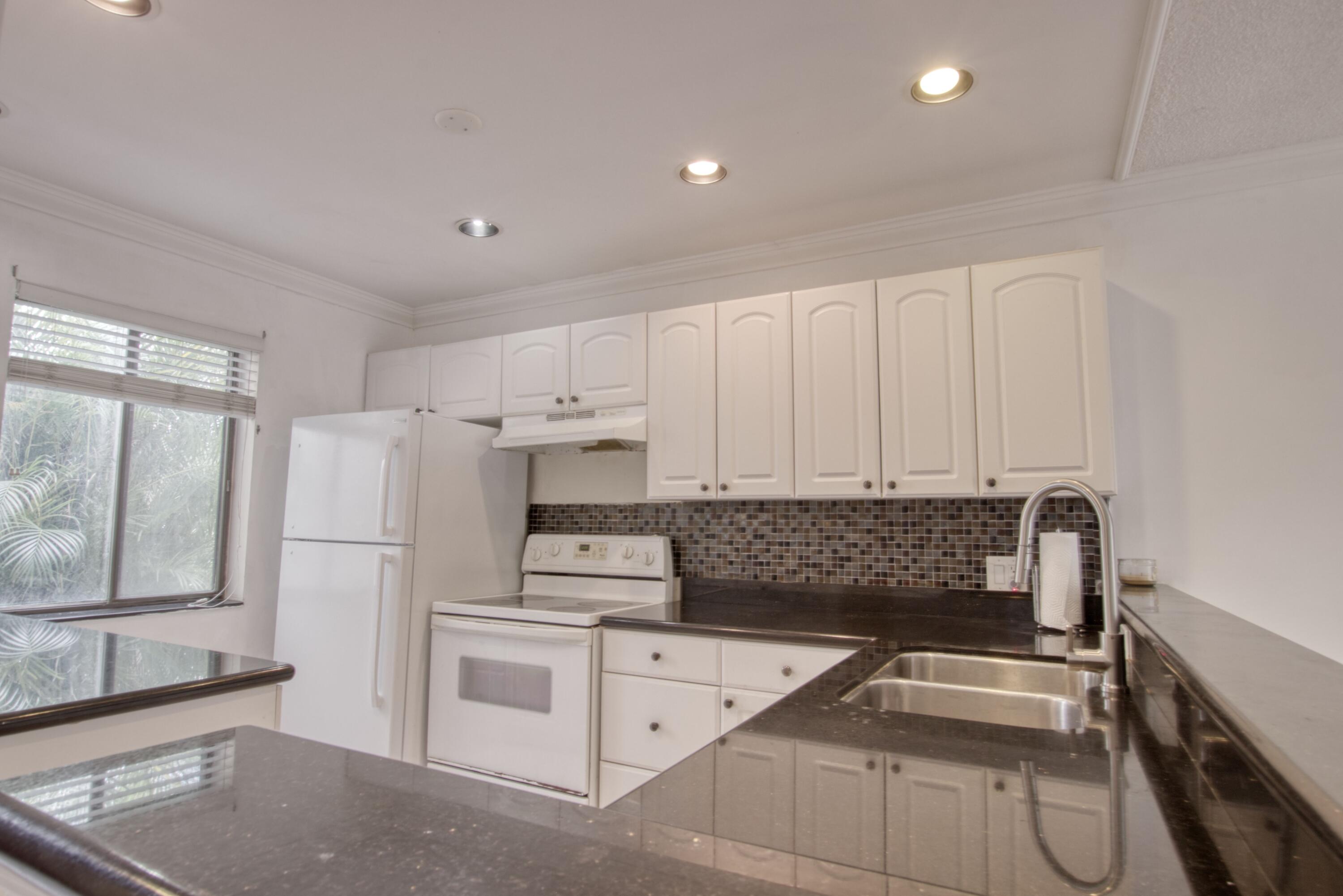 FOUNTAINS OF PALM BEACH CONDO 3 - Residential Lease