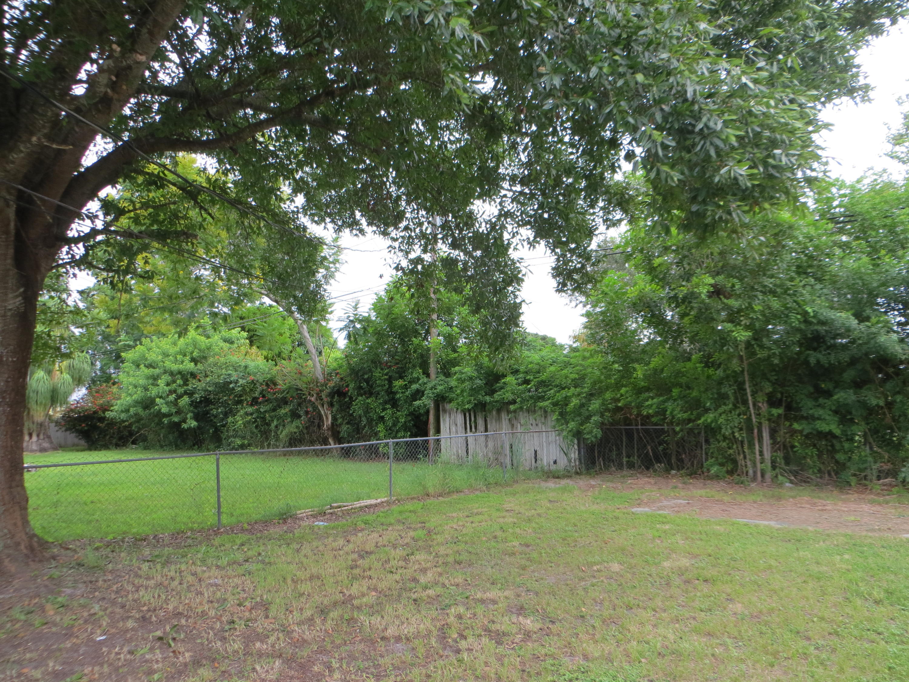 RIVER PARK - Residential Lease