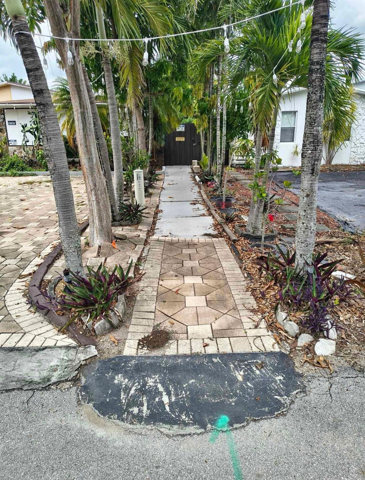 Welcome to your cozy retreat! This beautifully designed, fully furnished 1 bed / 1 bath studio house offers comfort, convenience, and style in one complete package, just bring a toothbrush.
