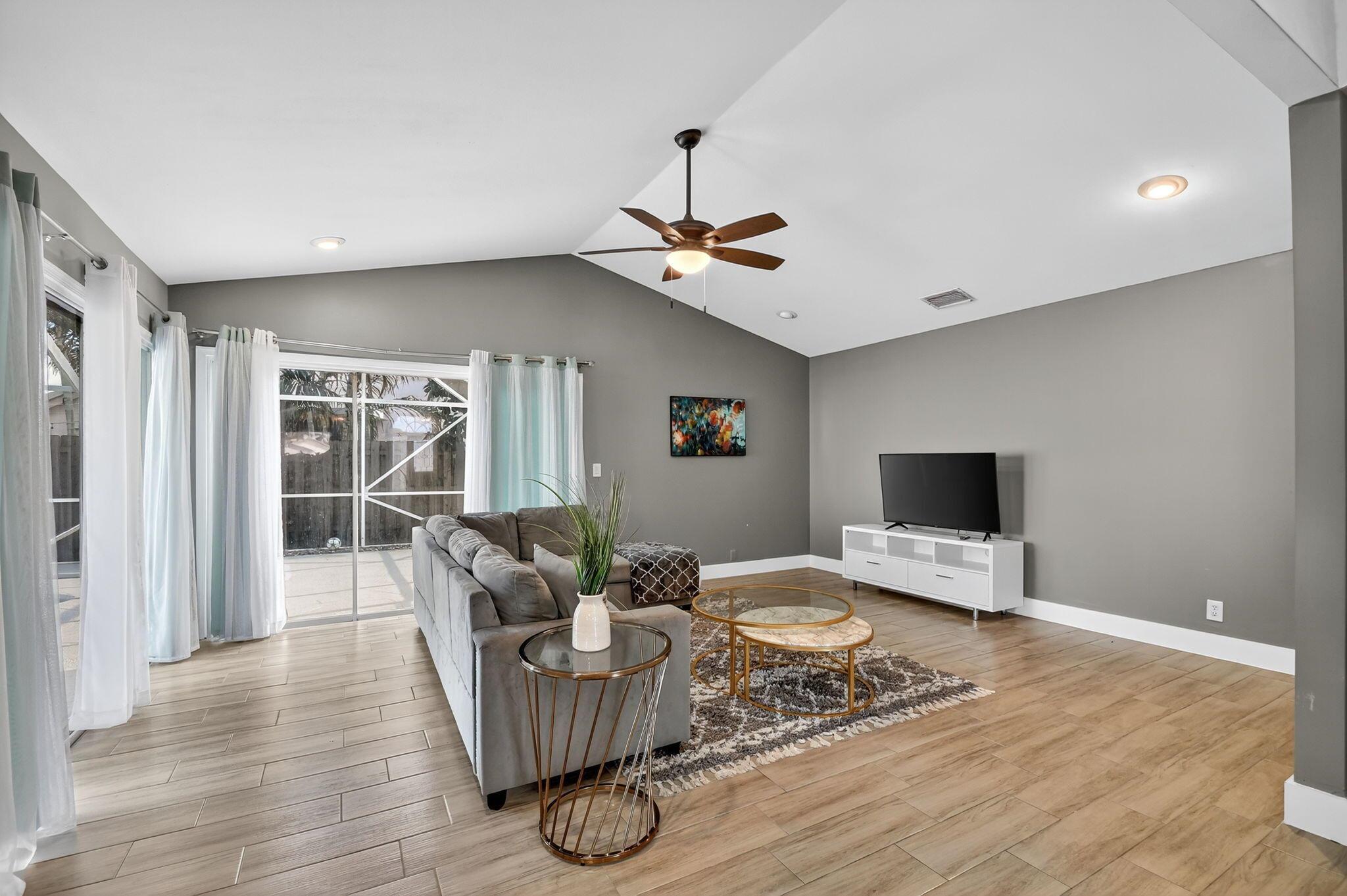 WELLINGTON TR 43 - Residential