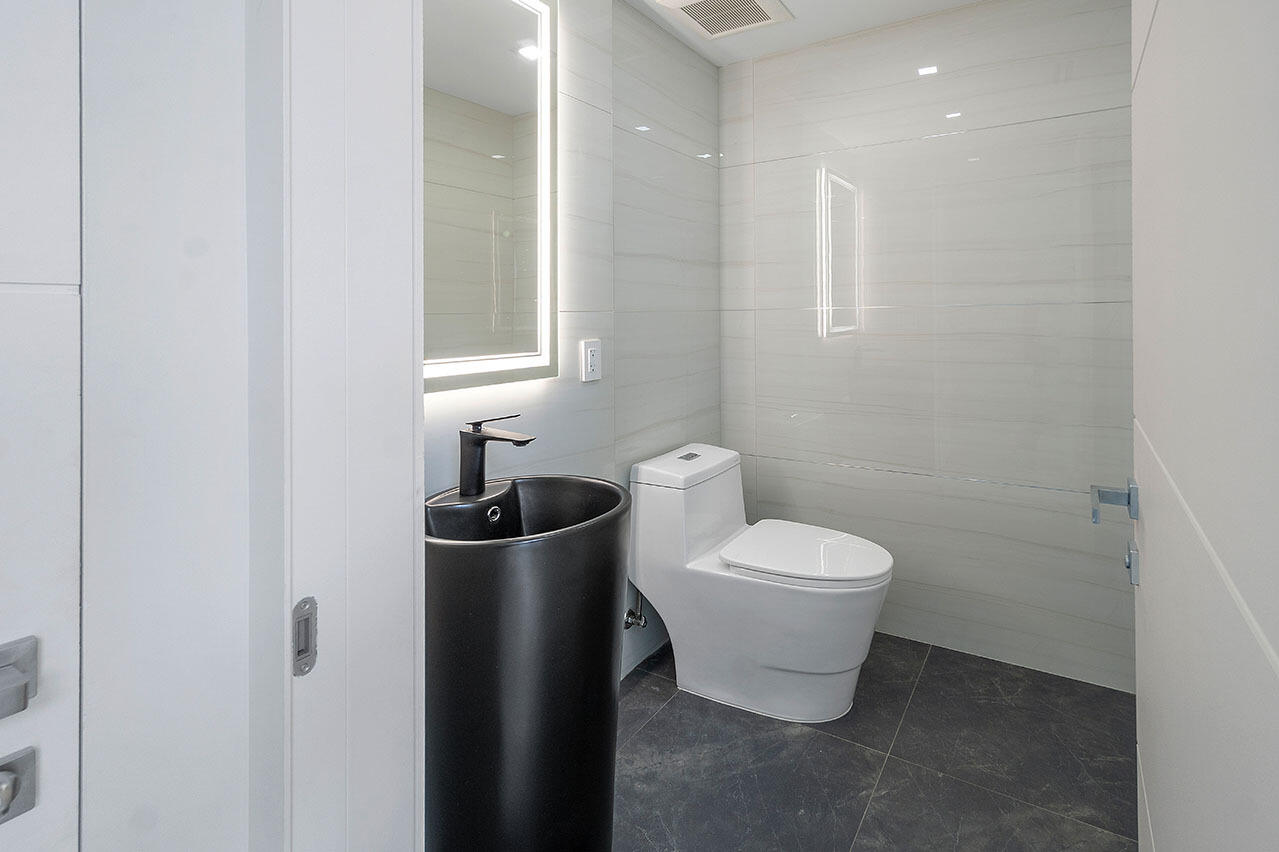CORAL KEY VILLAS 2ND SEC - Residential