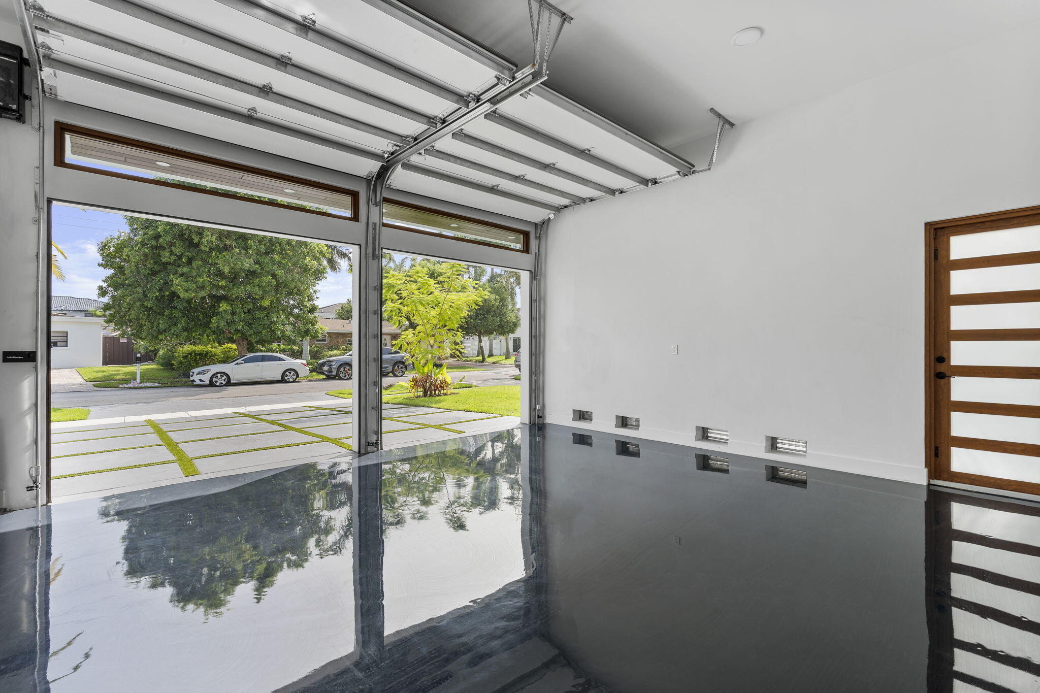 CORAL KEY VILLAS 2ND SEC - Residential