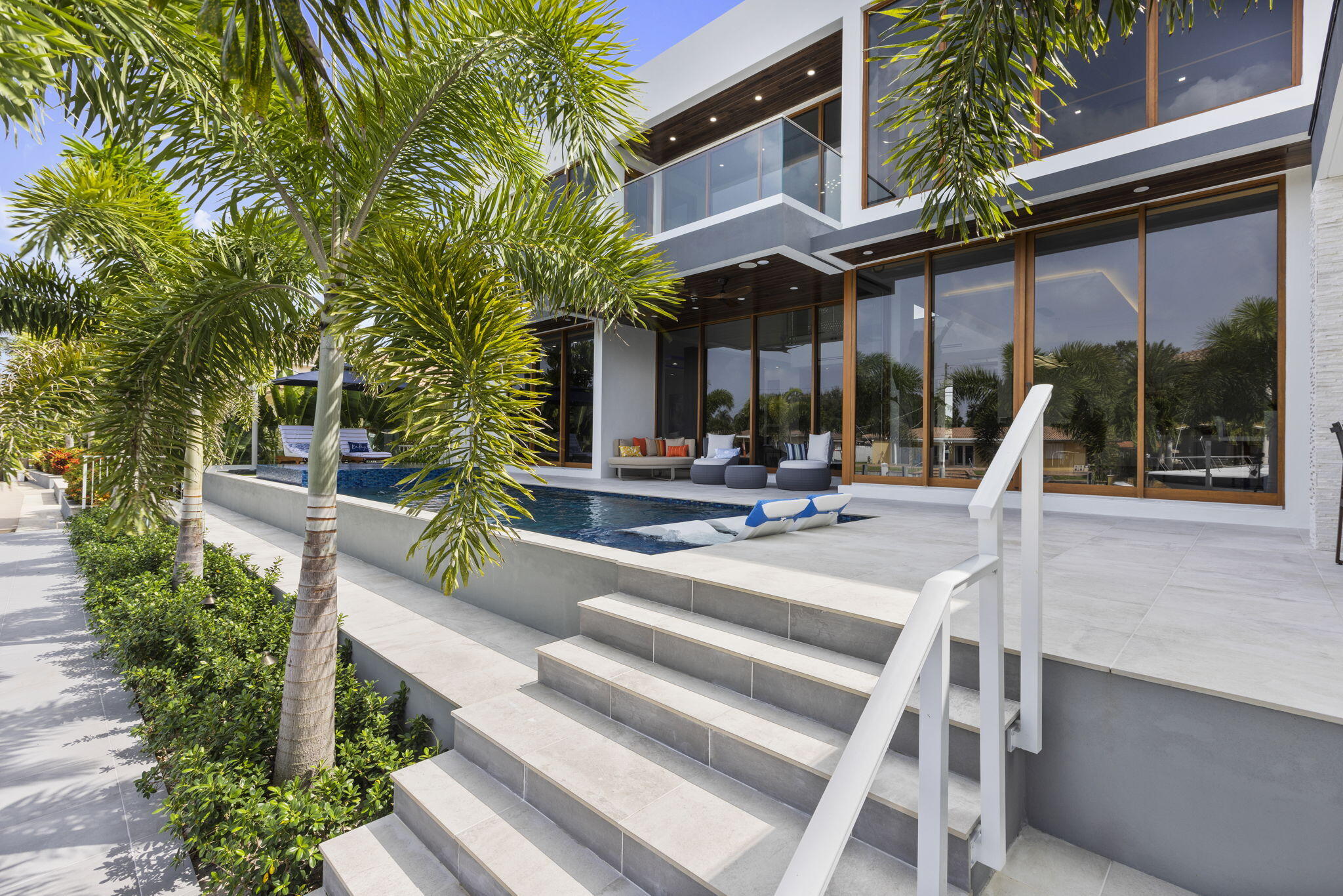 CORAL KEY VILLAS 2ND SEC - Residential