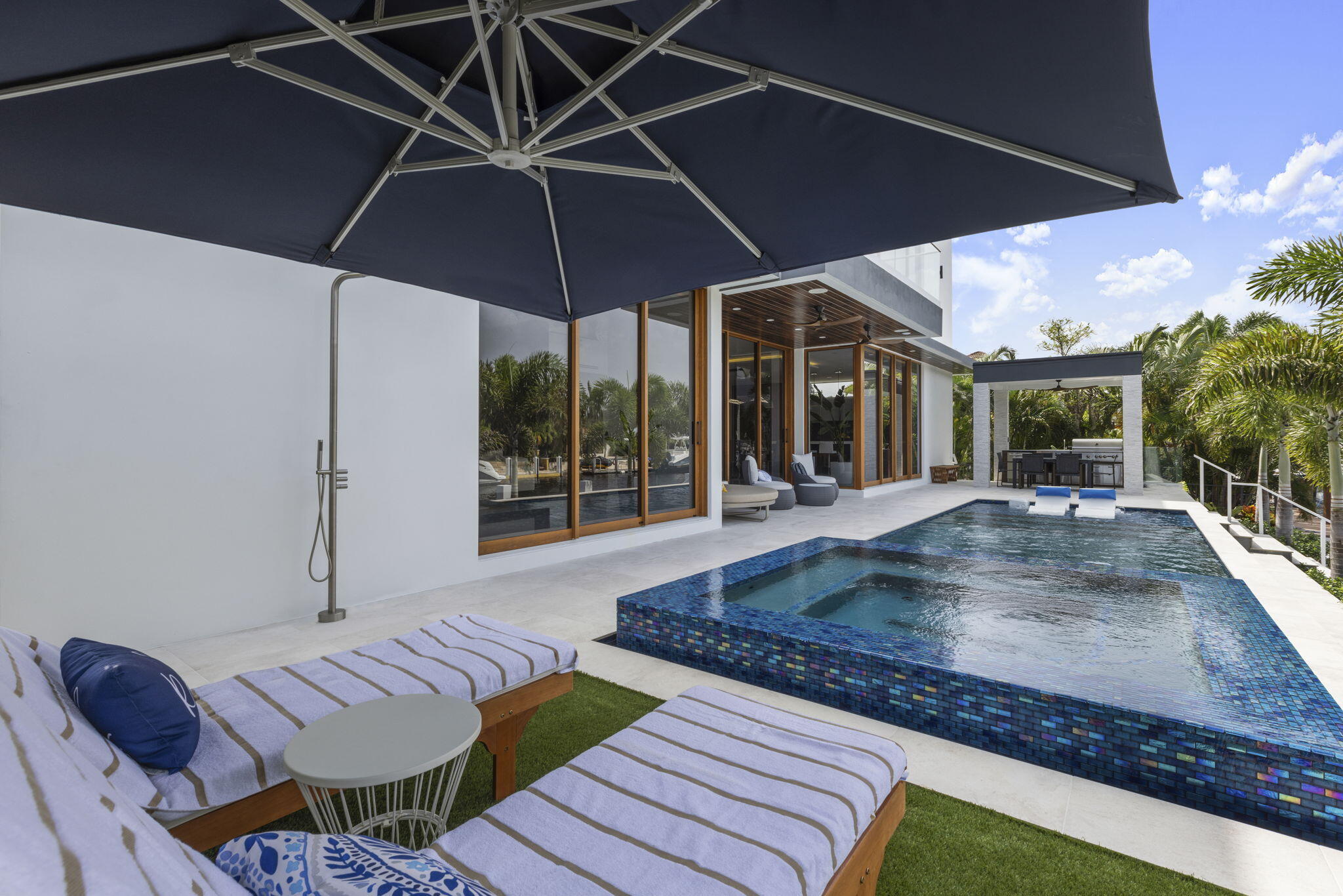 CORAL KEY VILLAS 2ND SEC - Residential