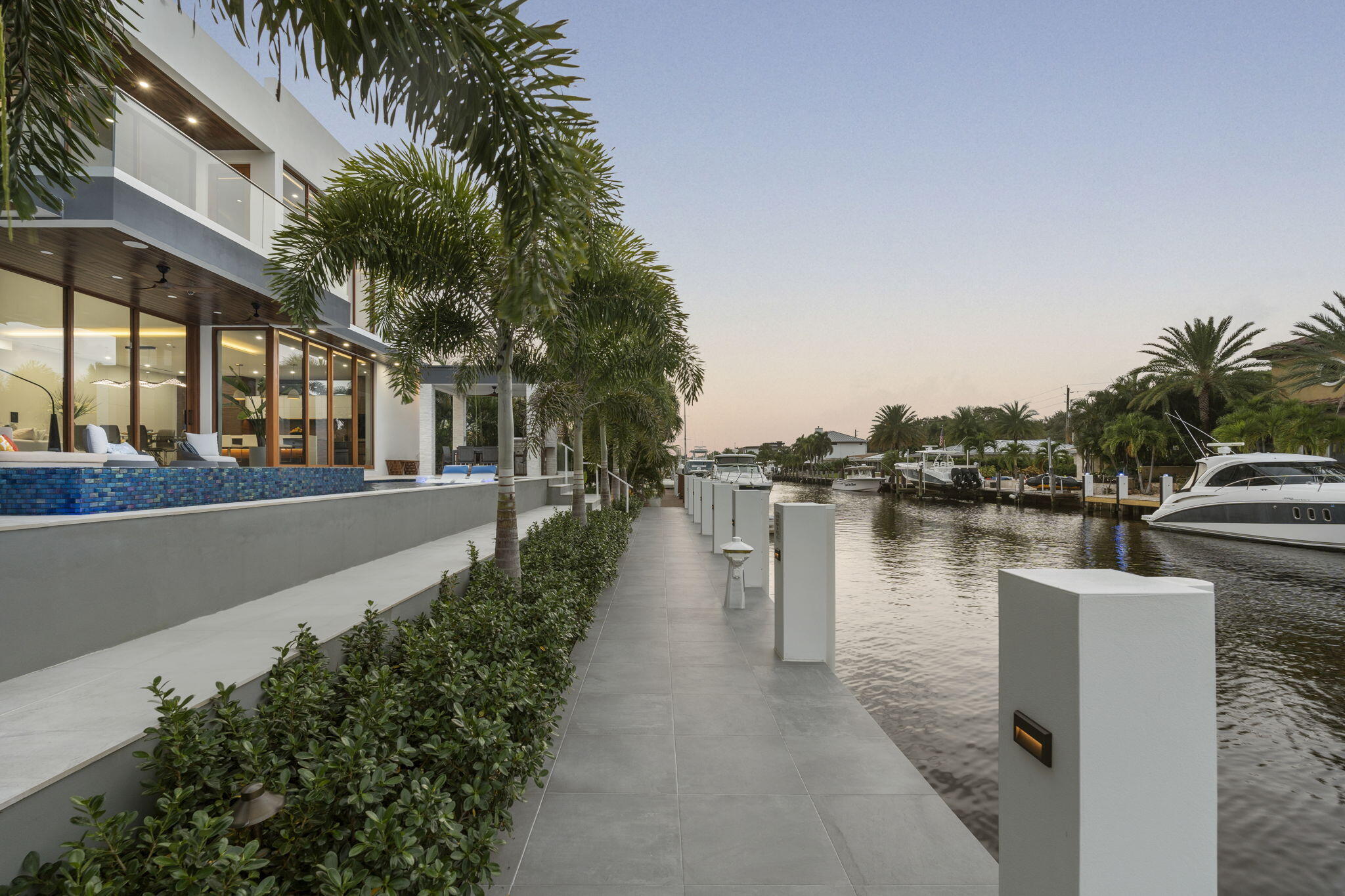 CORAL KEY VILLAS 2ND SEC - Residential