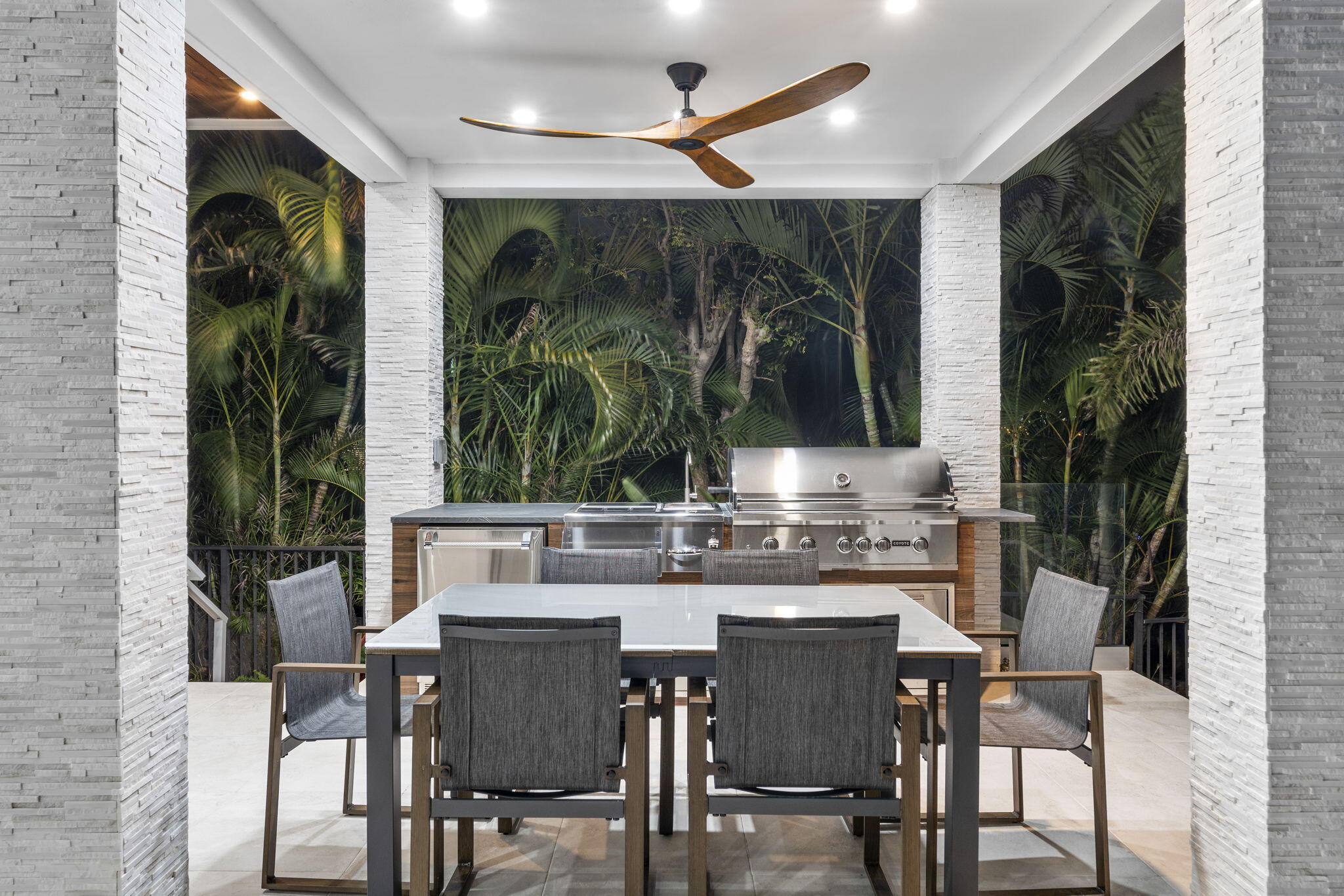 CORAL KEY VILLAS 2ND SEC - Residential