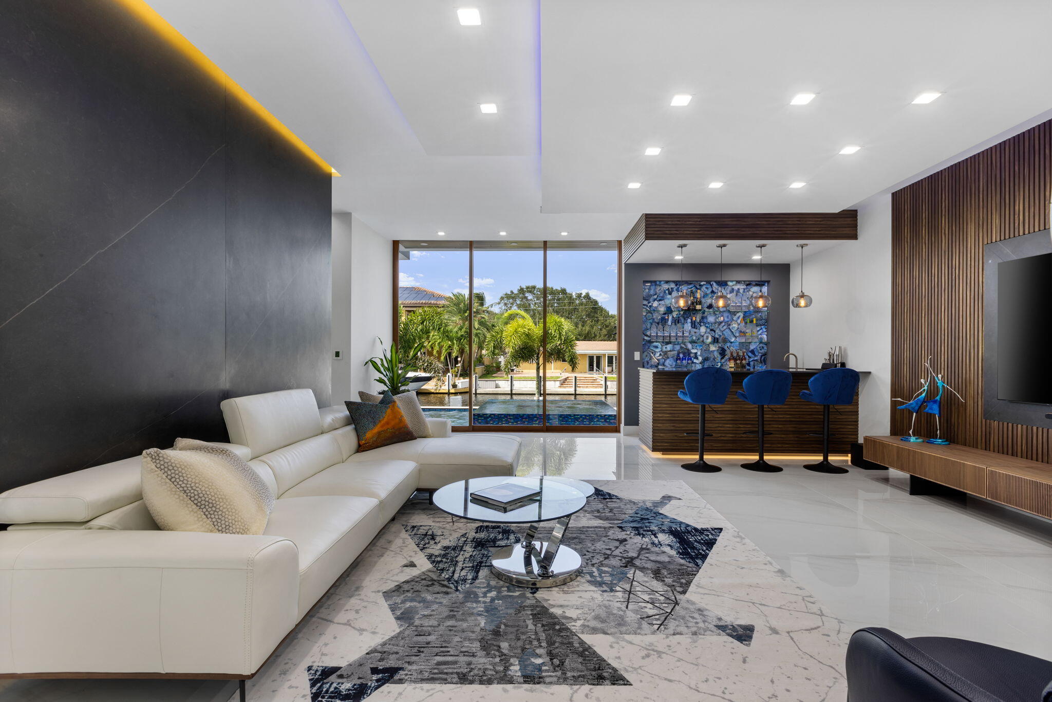 CORAL KEY VILLAS 2ND SEC - Residential