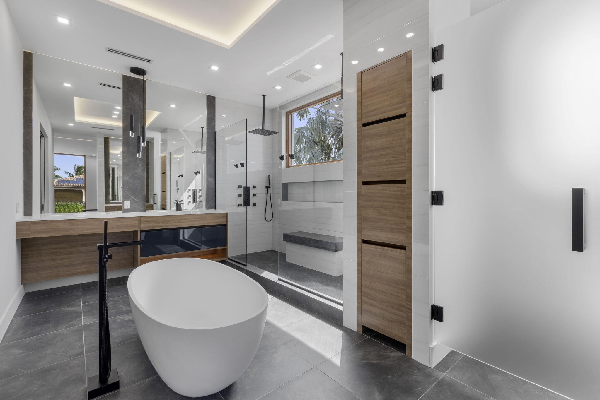 CORAL KEY VILLAS 2ND SEC - Residential