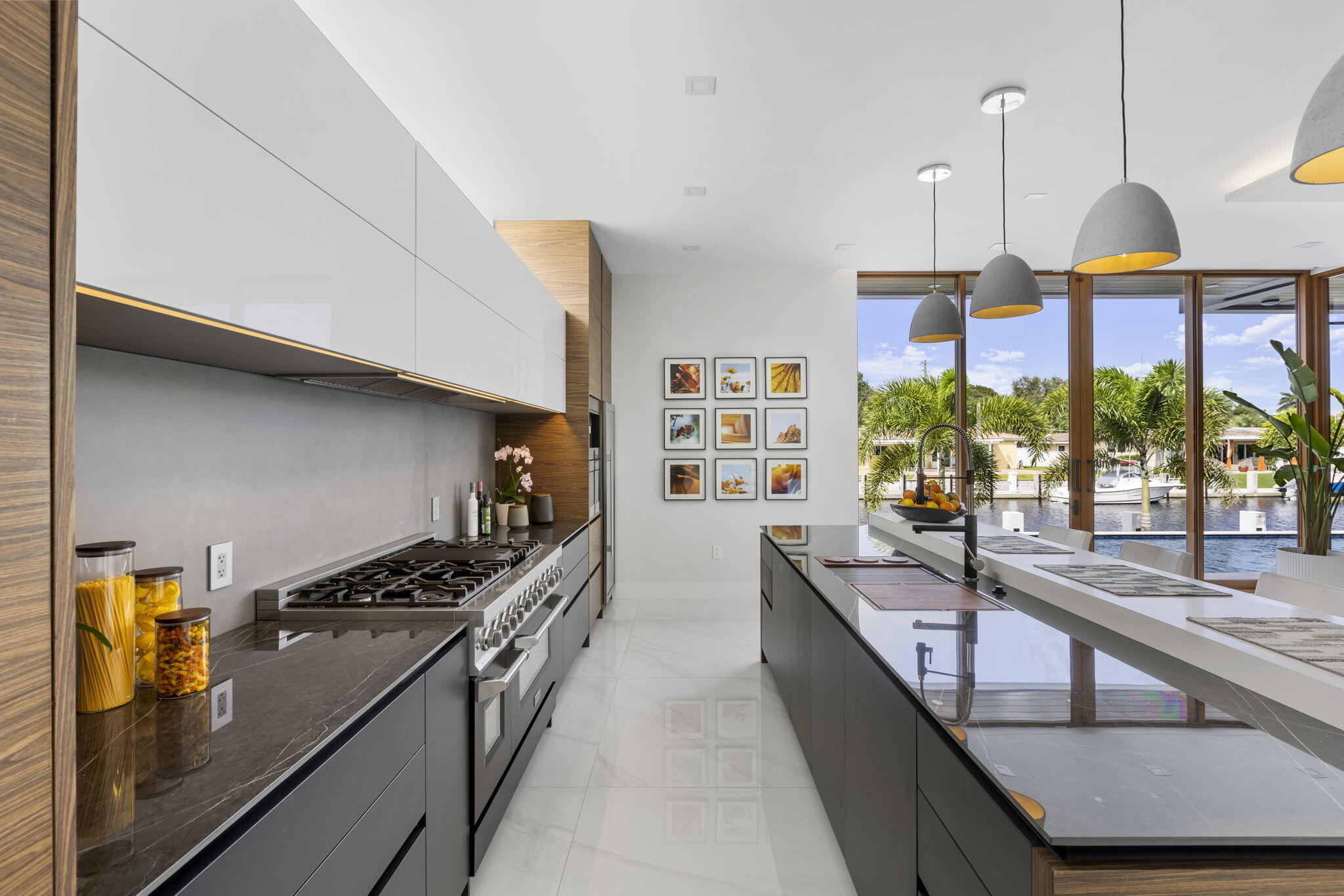 CORAL KEY VILLAS 2ND SEC - Residential