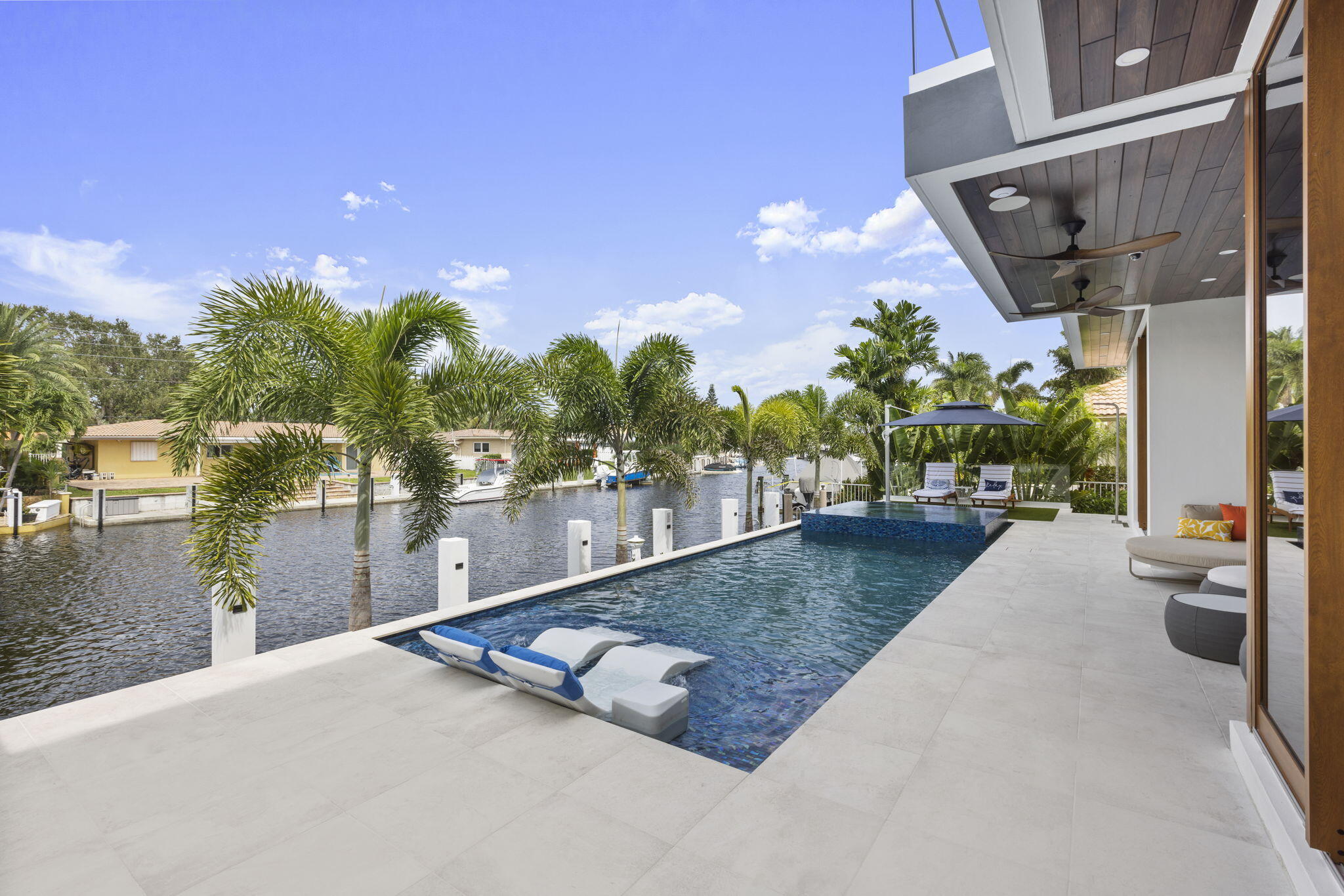 CORAL KEY VILLAS 2ND SEC - Residential