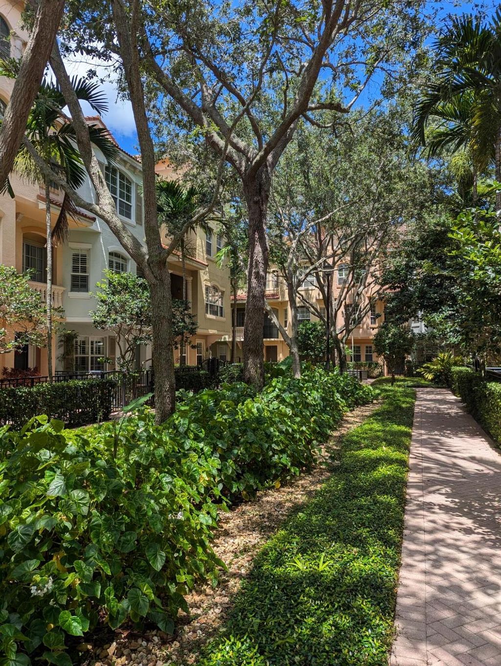 Photo of 2714 Ravella Way, Palm Beach Gardens, FL 33410 (MLS # R11000111)