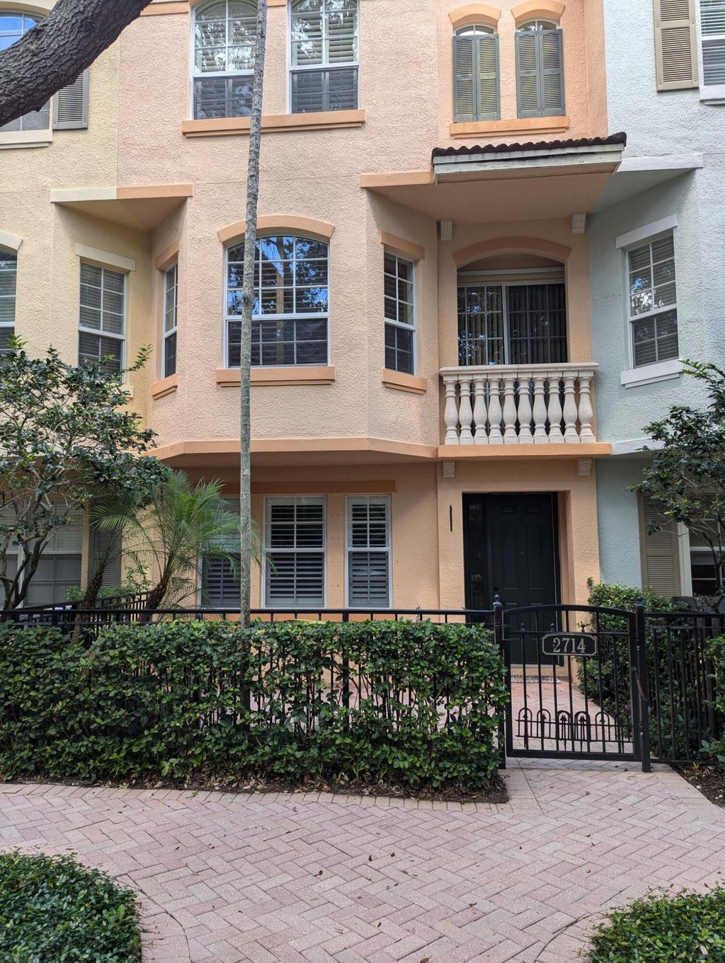 Photo of 2714 Ravella Way, Palm Beach Gardens, FL 33410 (MLS # R11000111)