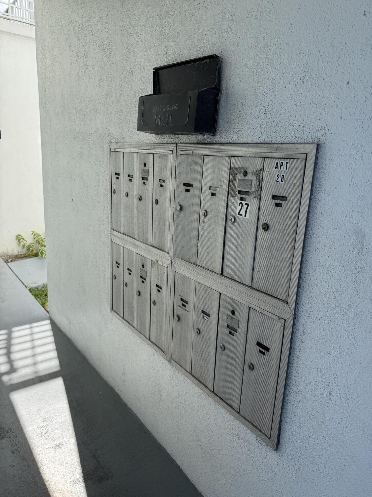 FOUR PALMS APTS CONDO - Residential Lease