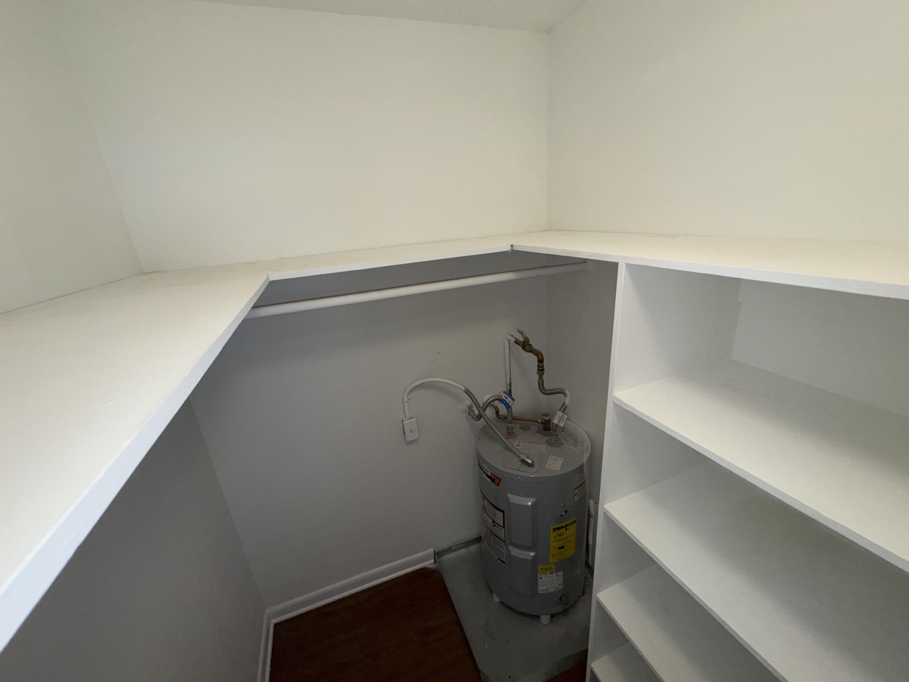 FOUR PALMS APTS CONDO - Residential Lease