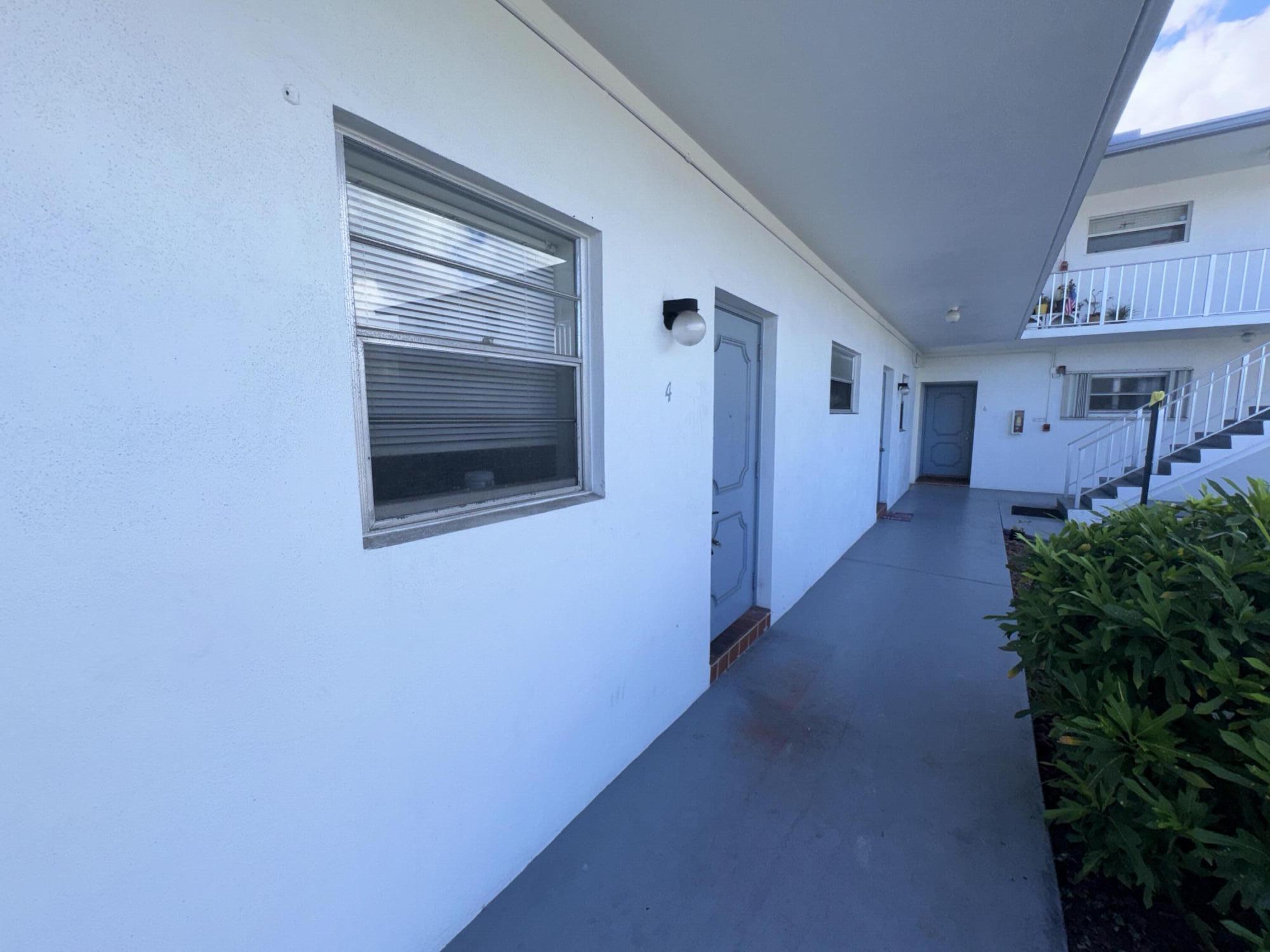 FOUR PALMS APTS CONDO - Residential Lease