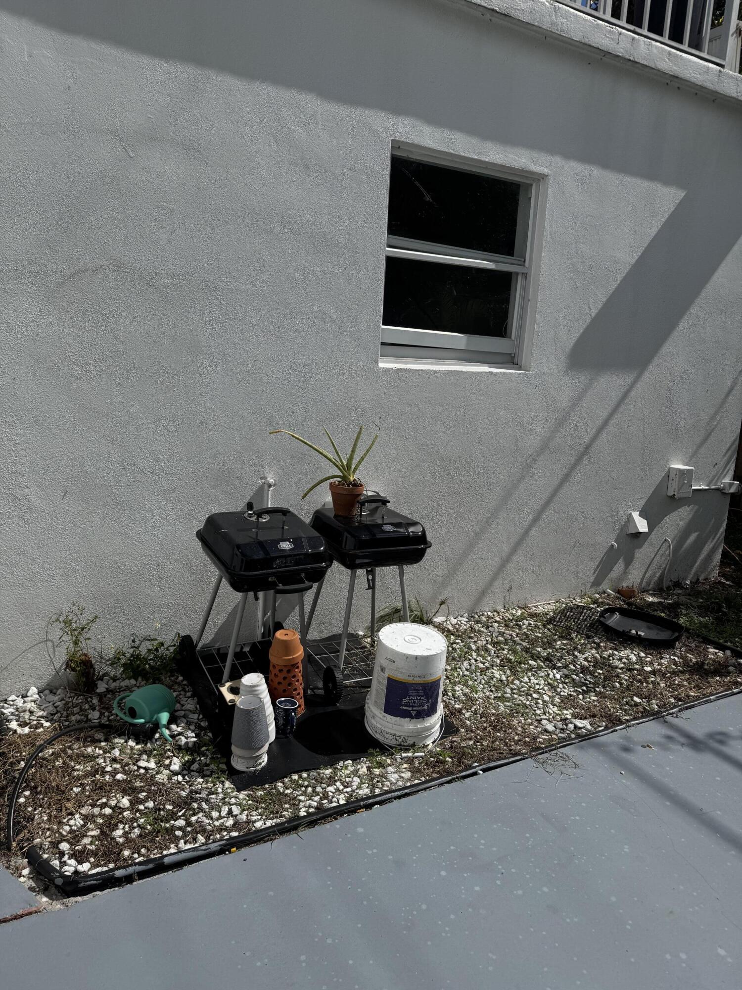 FOUR PALMS APTS CONDO - Residential Lease