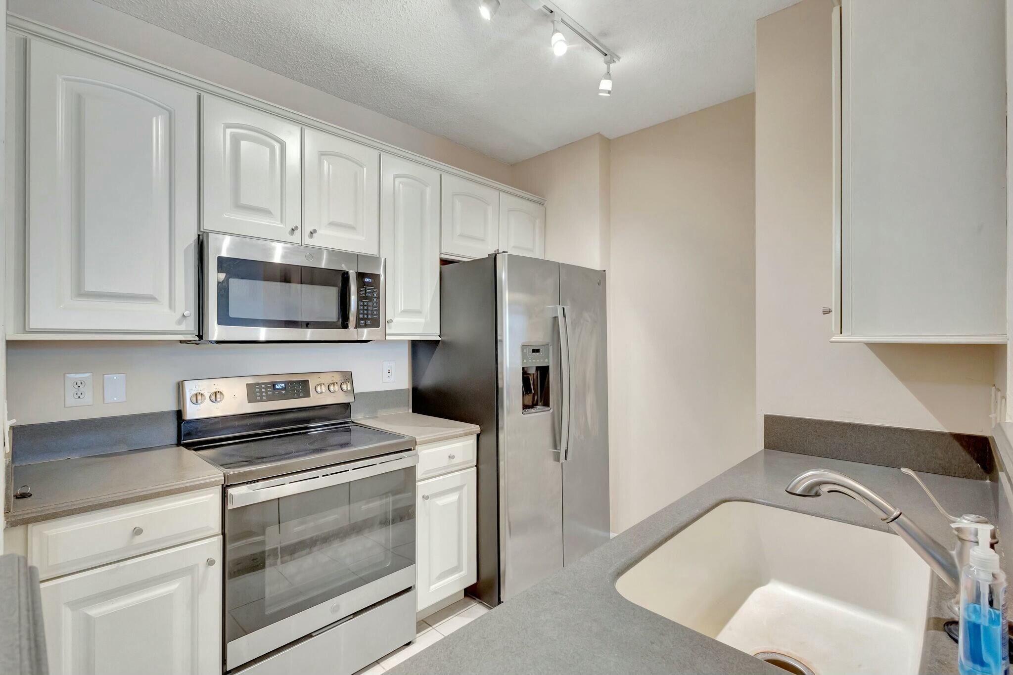 View photos, virtual tours, details... 780 S Sapodilla Avenue 203
