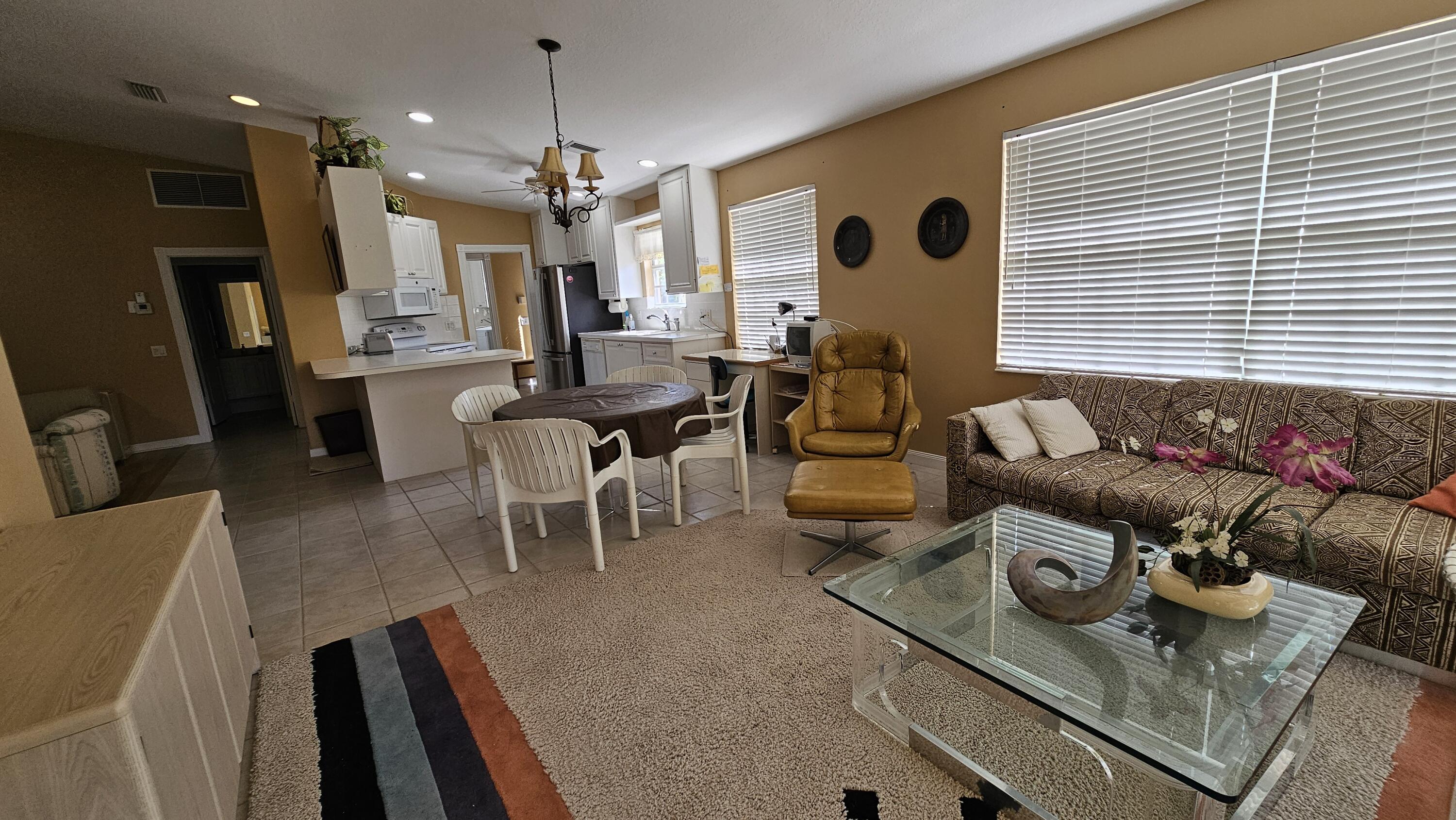 DOUBLE TREE - Residential Lease