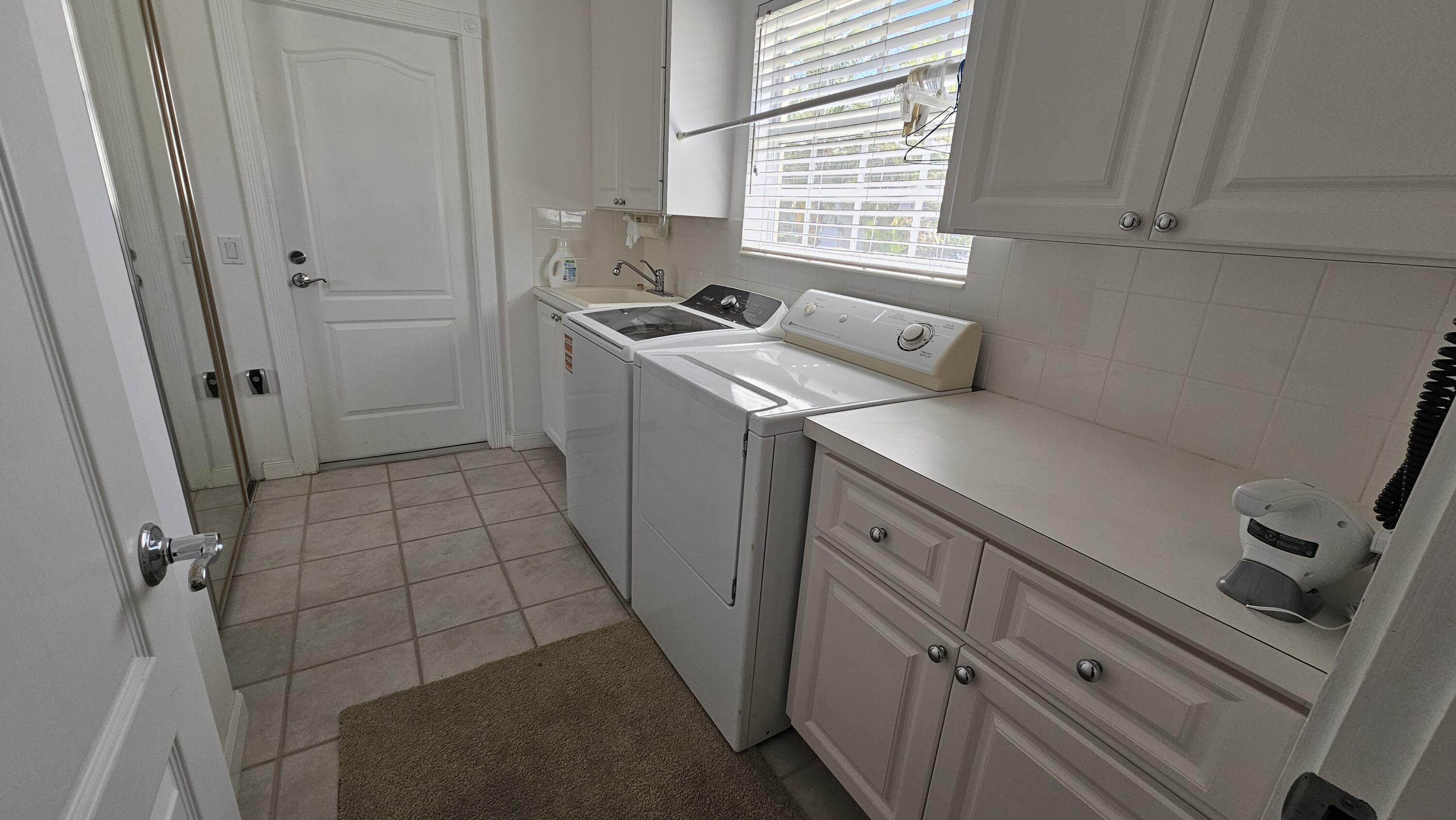 DOUBLE TREE - Residential Lease