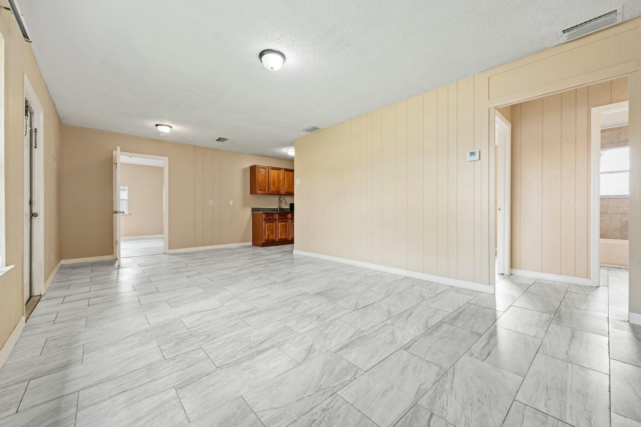 816 NE 22ND Street