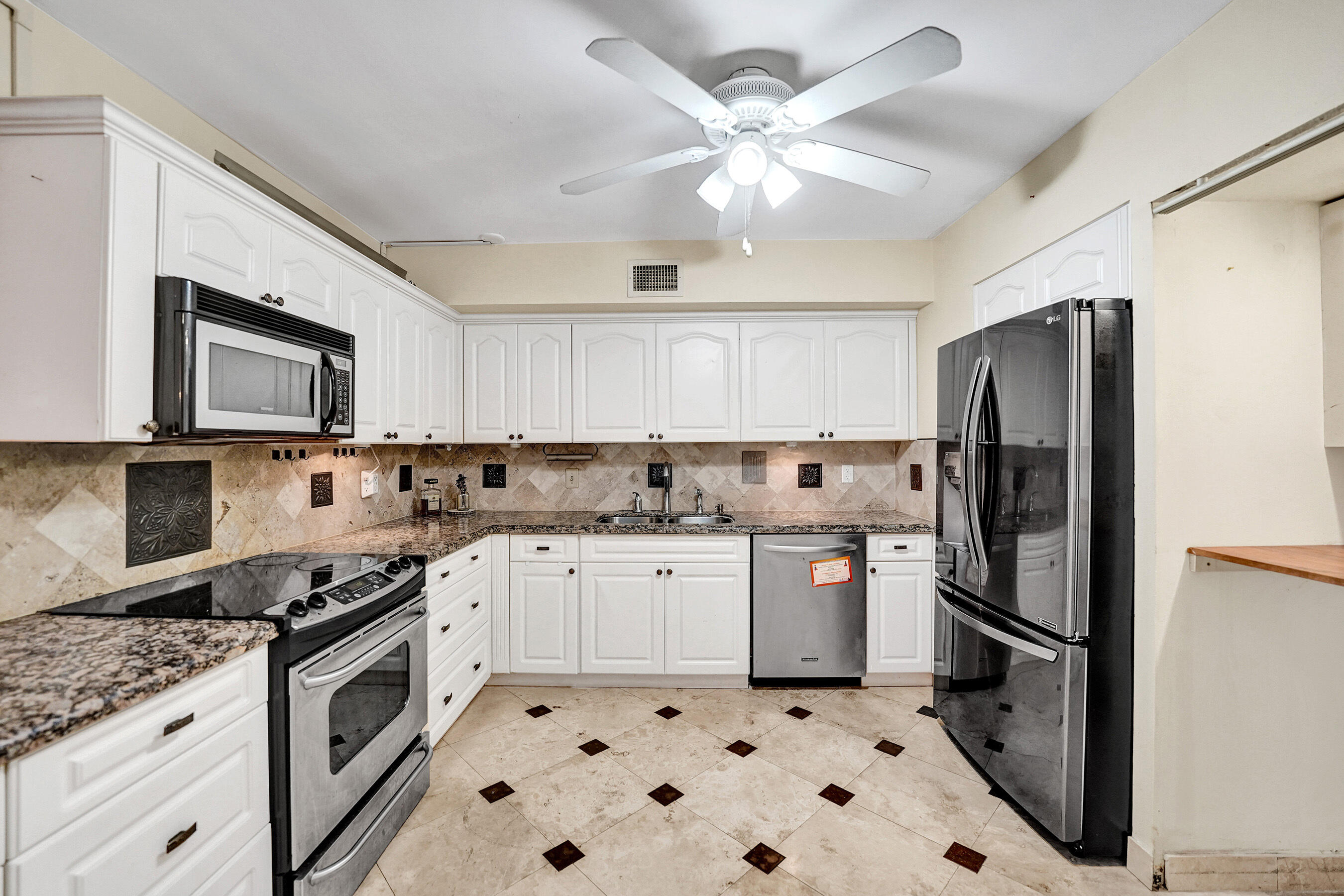GRANDVIEW AT EMERALD HILLS CONDO - Residential