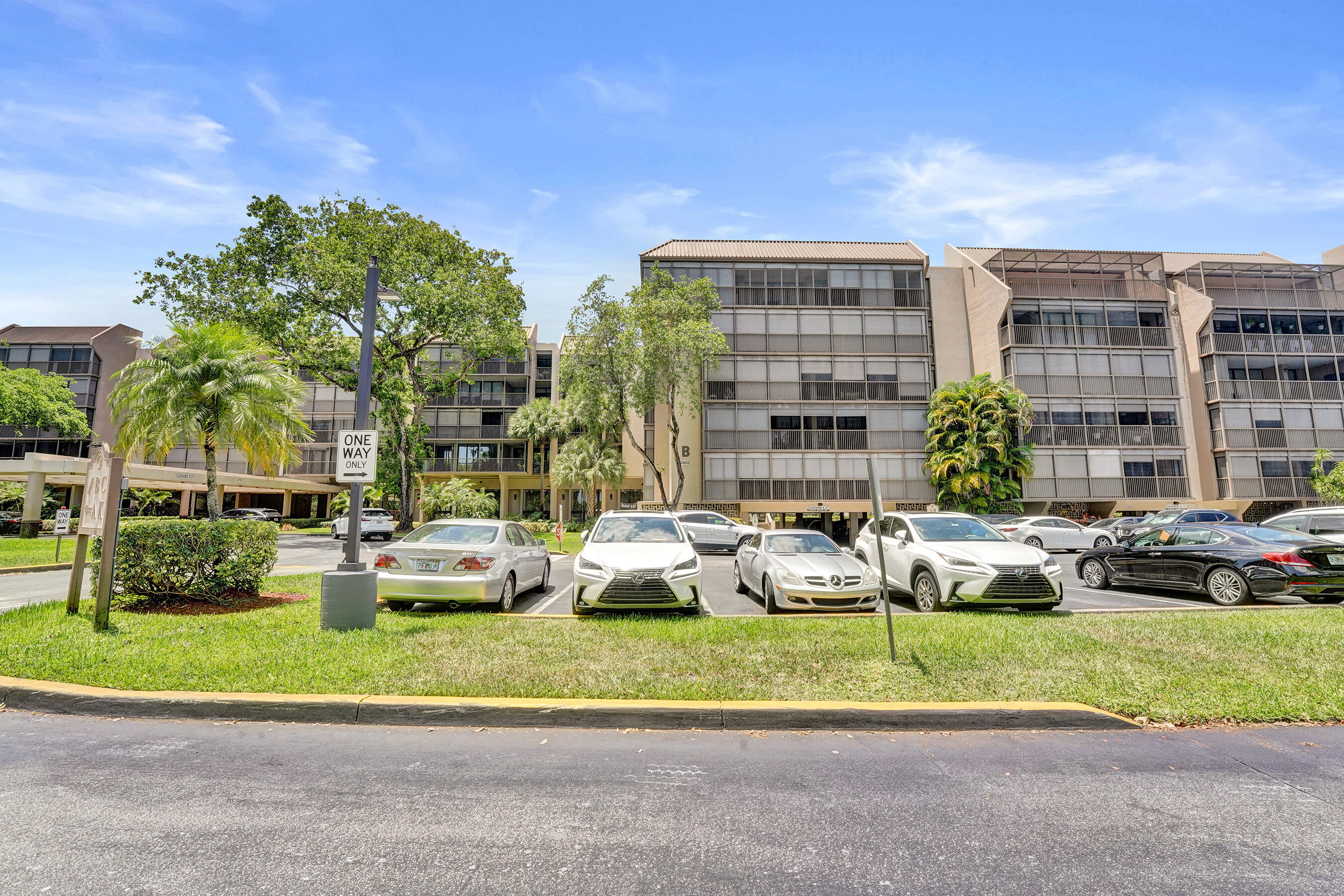 GRANDVIEW AT EMERALD HILLS CONDO - Residential