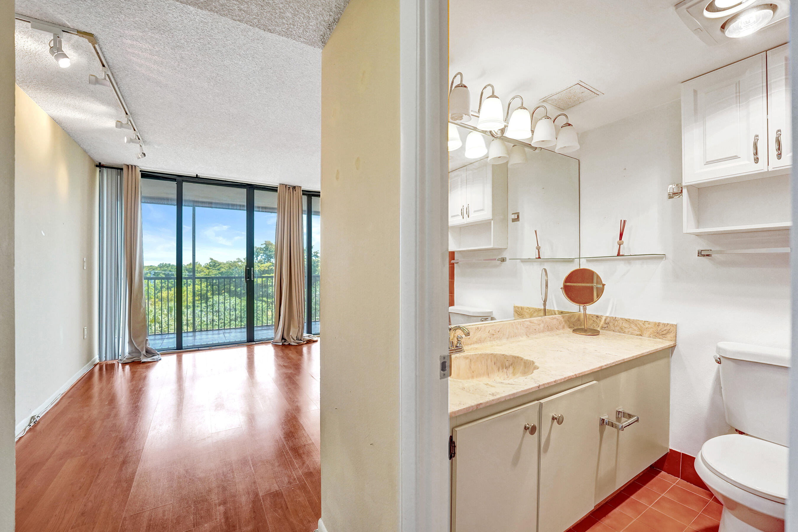GRANDVIEW AT EMERALD HILLS CONDO - Residential