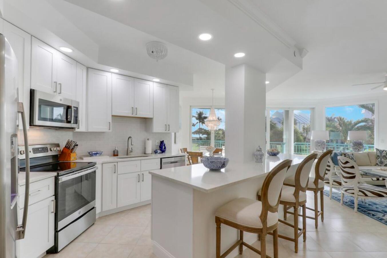 2000 S Highway A1a Highway N104