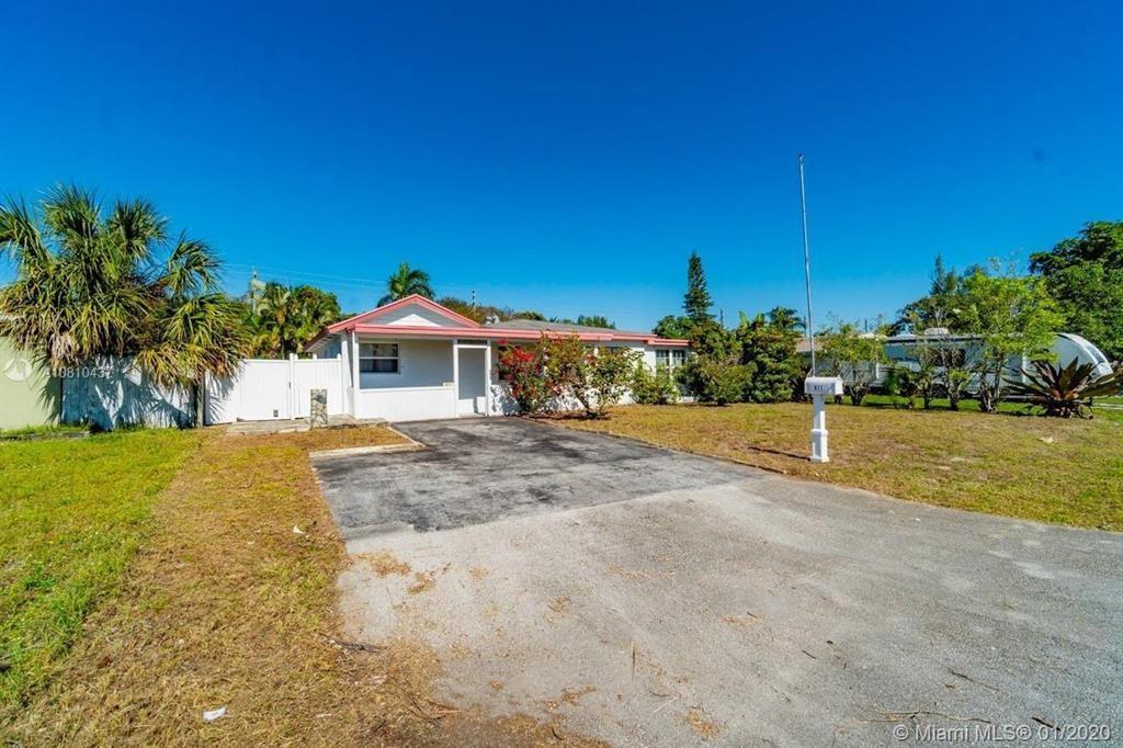 Spacious 5-bedroom, 2-bathroom single-family home available for rent in the heart of Oakland Park. Offering 1,829 square feet of living space, this well-maintained residence features a functional floor plan with ample natural light, tile flooring throughout. The large lot provides room for outdoor living and parking for multiple vehicles.