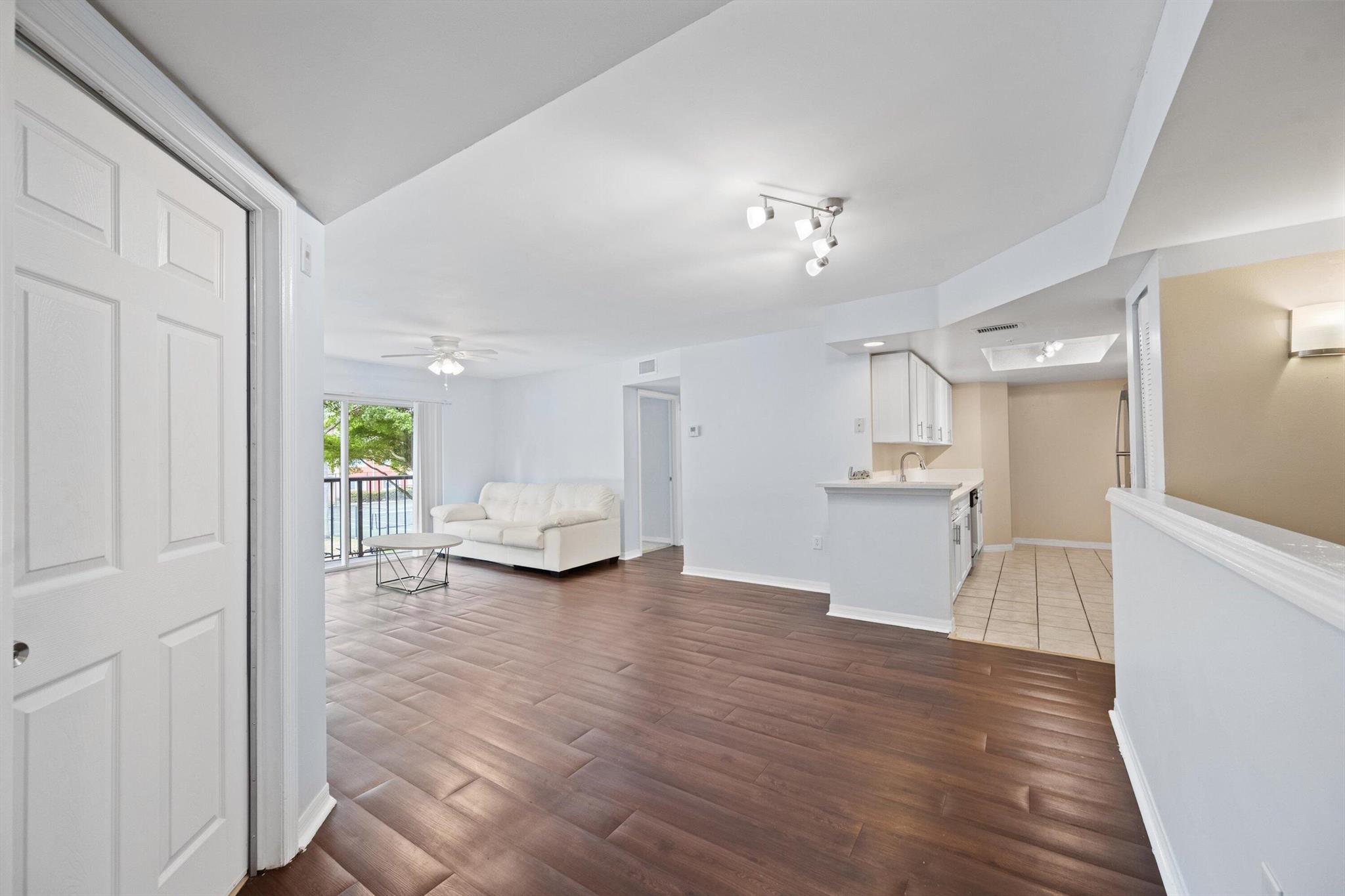 4179 N Haverhill Road 609