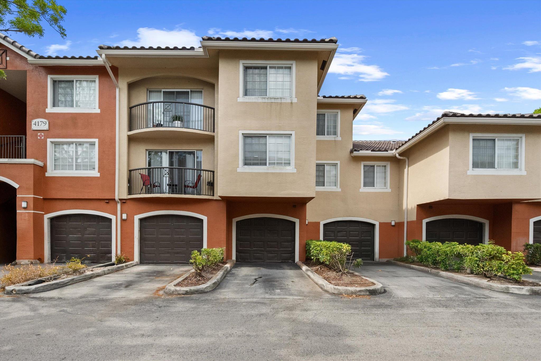 4179 N Haverhill Road 609