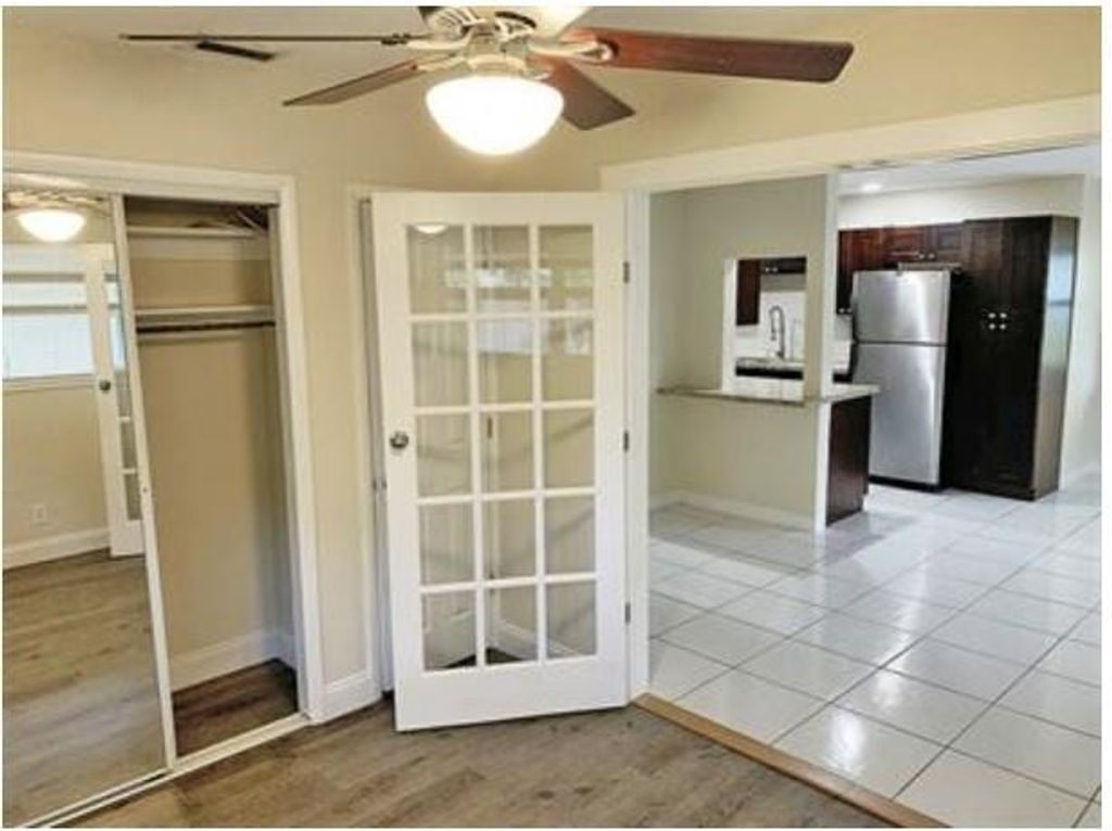 Photo of 824 NE 17th Ter #10, Fort Lauderdale, FL 33304 (MLS # F10385451)