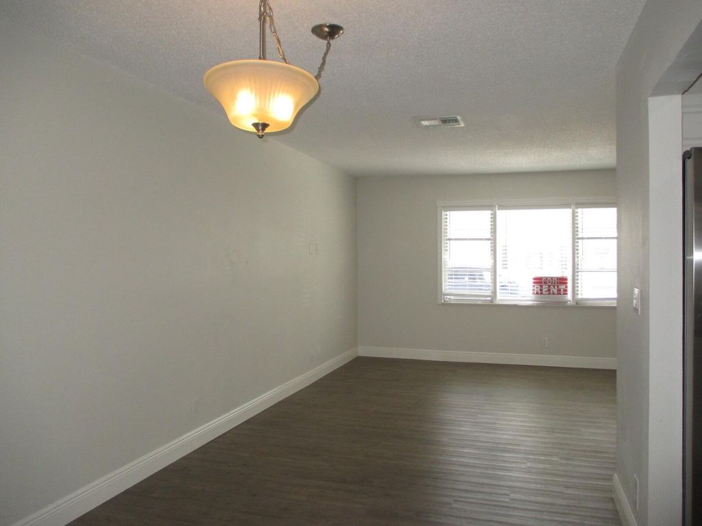 Photo of 1901 SW 14th Avenue, Boynton Beach, FL 33426 (MLS # R11097068)