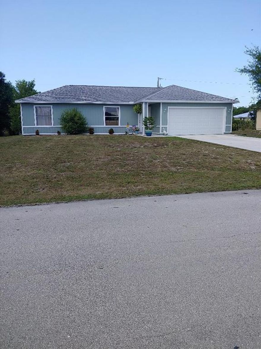 This is a really nice  with new kitchen and plenty of  upgrades/appliances included washer and dryer , and newer Hot water heater  .This also has a brand new 18 x 20 carport that was just installed . Great Vero beach schools zone .