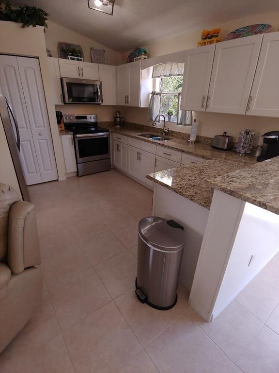 jr ashton sub division lot 14 - Residential