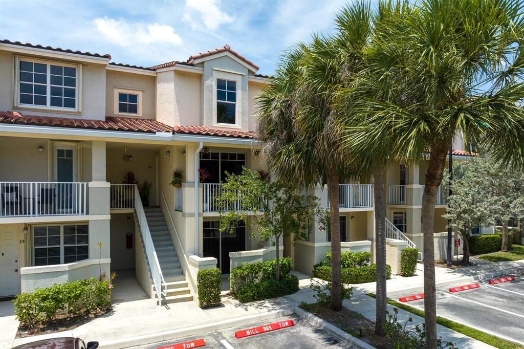 Photo of 4851 Chancellor Drive #20, Jupiter, FL 33458 (MLS # R10889840)