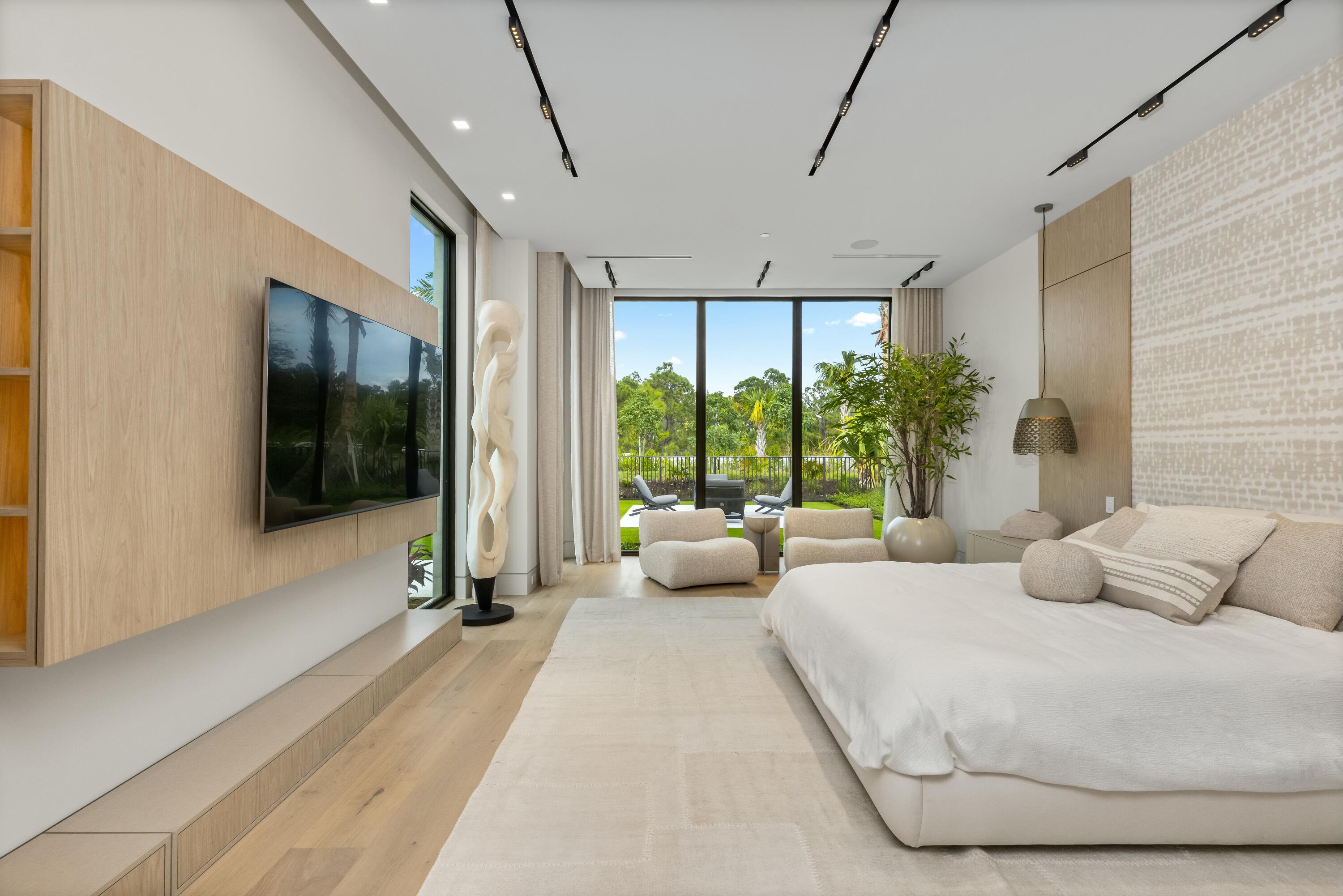 PANTHER NATIONAL AT AVENIR POD - Residential