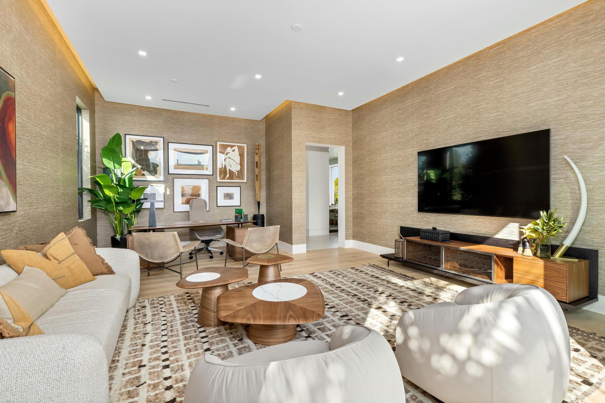 PANTHER NATIONAL AT AVENI - Residential