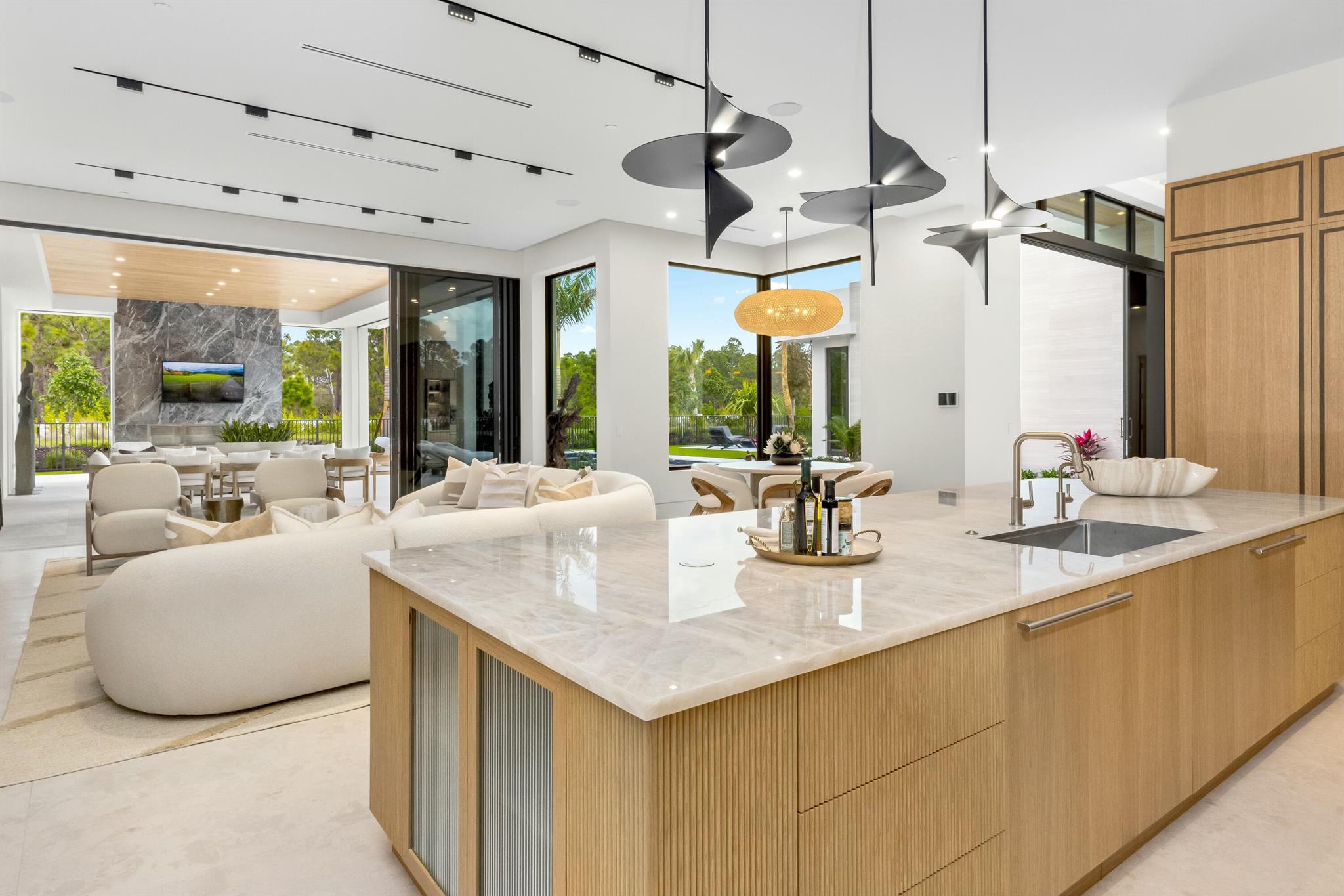 PANTHER NATIONAL AT AVENI - Residential