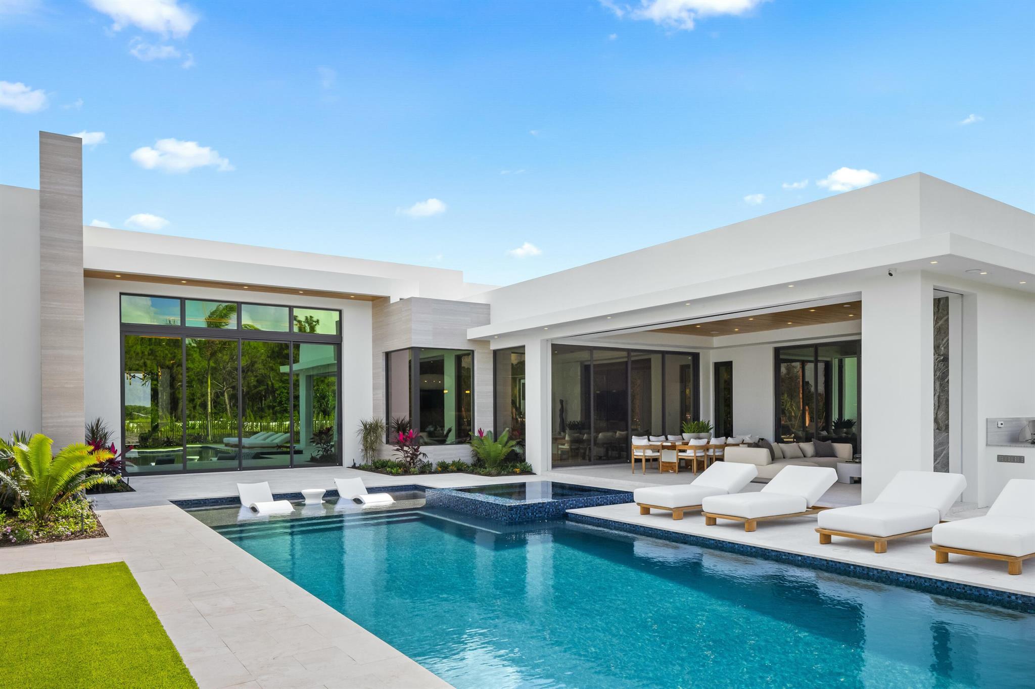 PANTHER NATIONAL AT AVENI - Residential