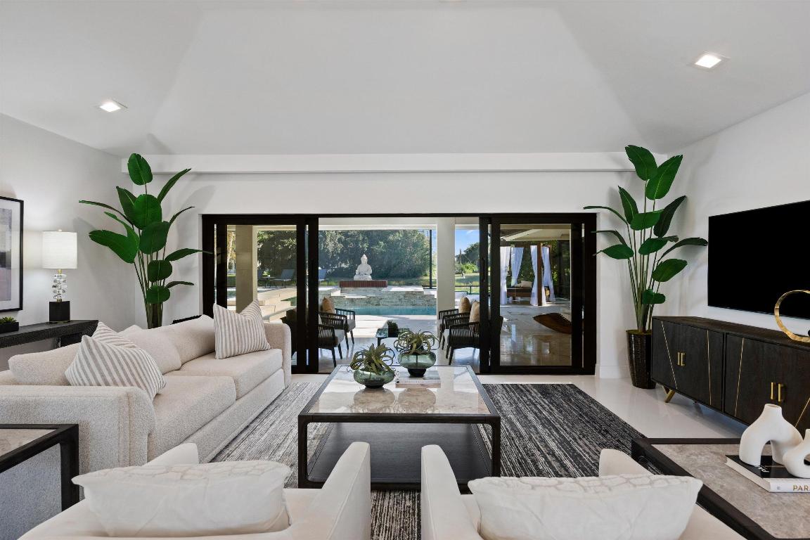 1648 Breakers West Boulevard