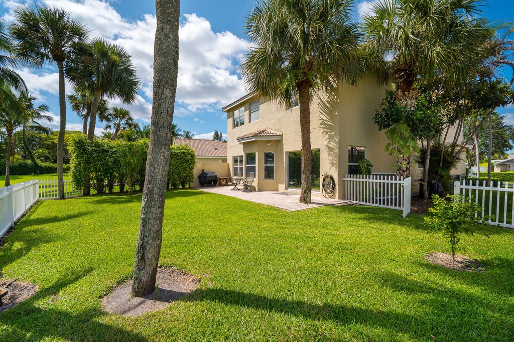 Photo of 8122 Palm Gate Drive, Boynton Beach, FL 33436 (MLS # B26008207)