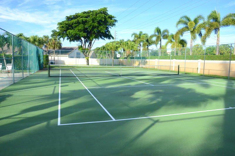 GATEWAY PALMS - Residential