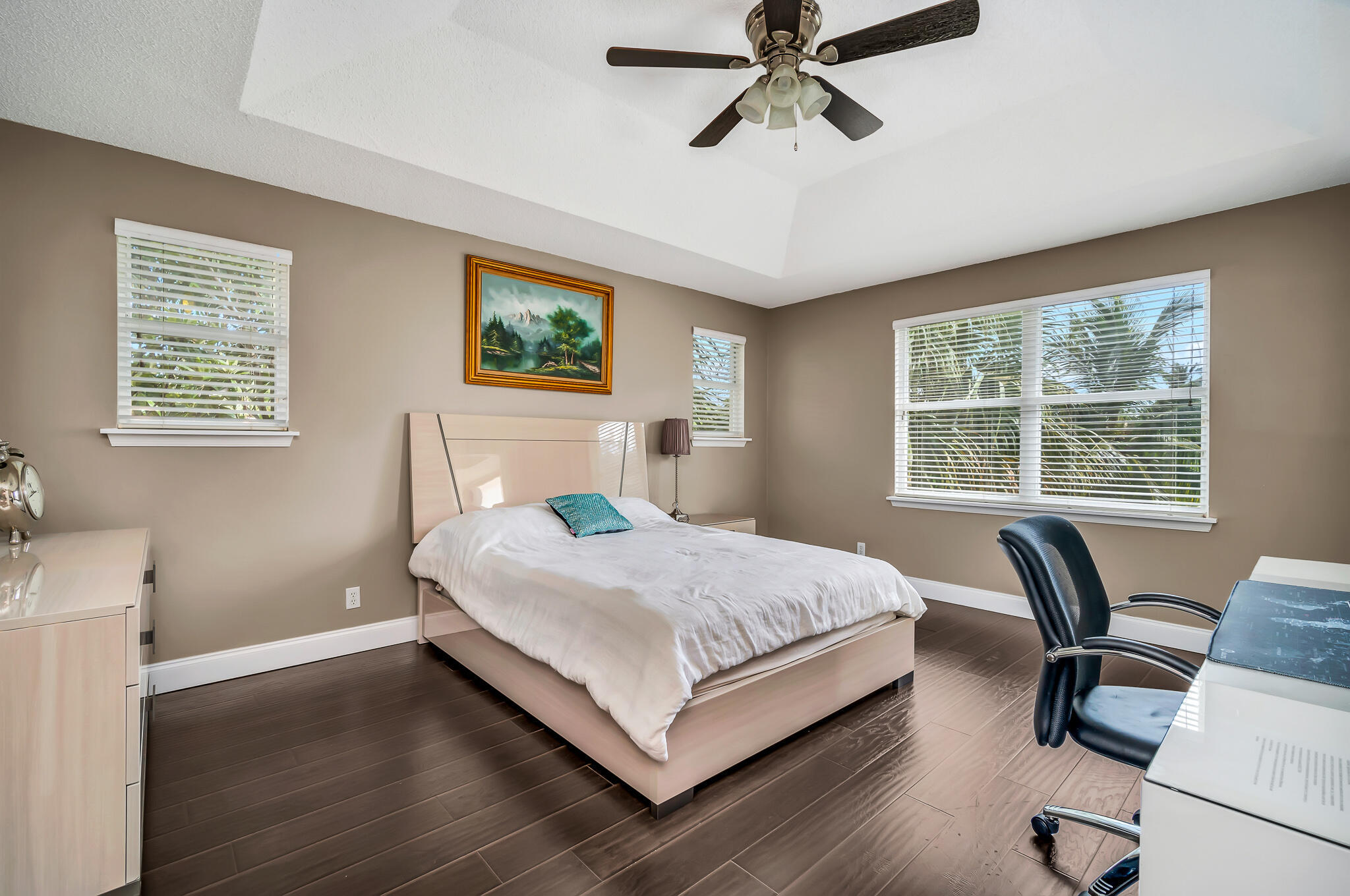 GATEWAY PALMS - Residential