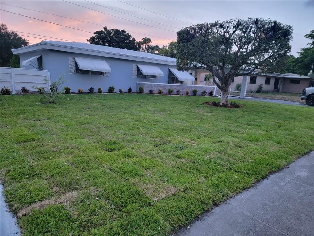 Lyons Park 33-28 B - Residential