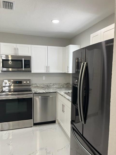 Lyons Park 33-28 B - Residential