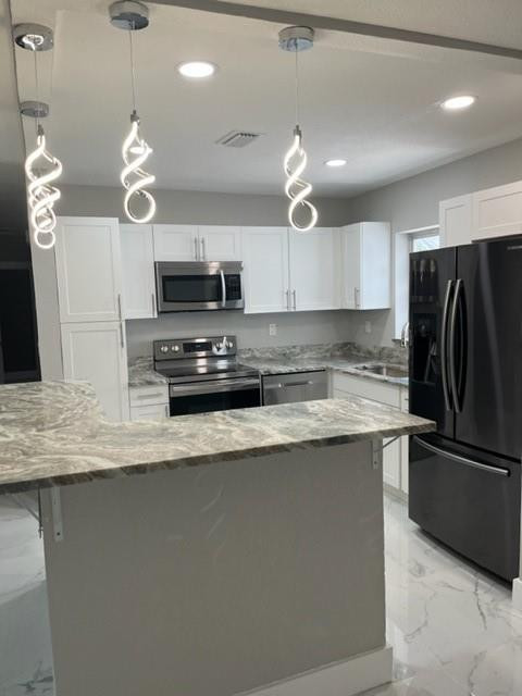 Lyons Park 33-28 B - Residential