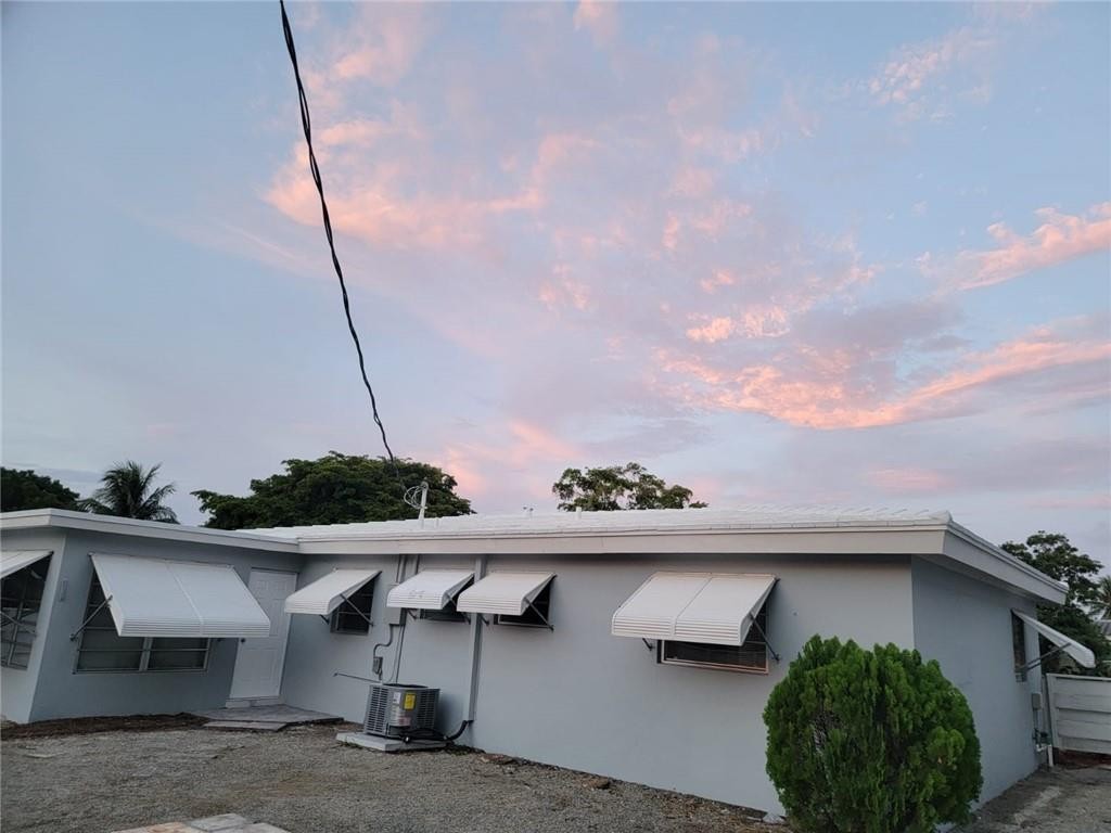 Lyons Park 33-28 B - Residential
