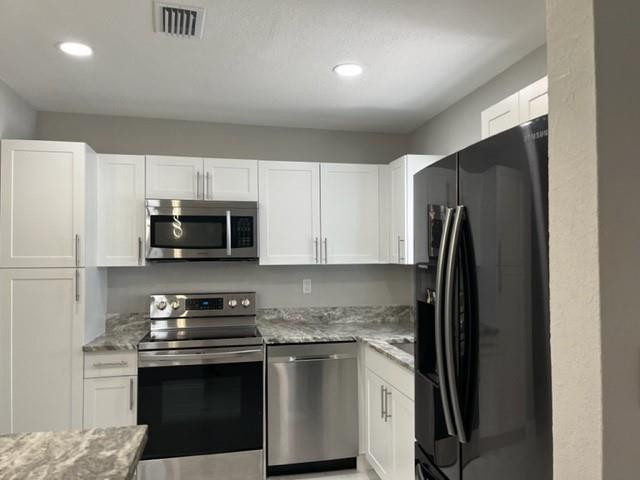 Lyons Park 33-28 B - Residential