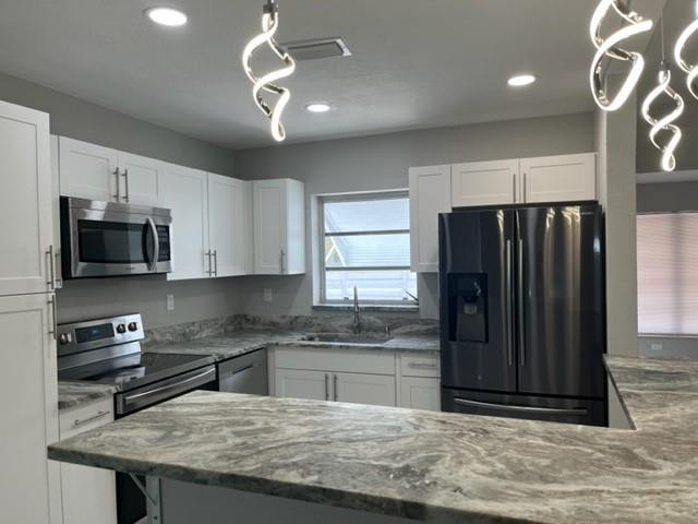 Lyons Park 33-28 B - Residential